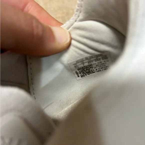 Adidas UltraBoost White Sneakers - Picture 6 of 6